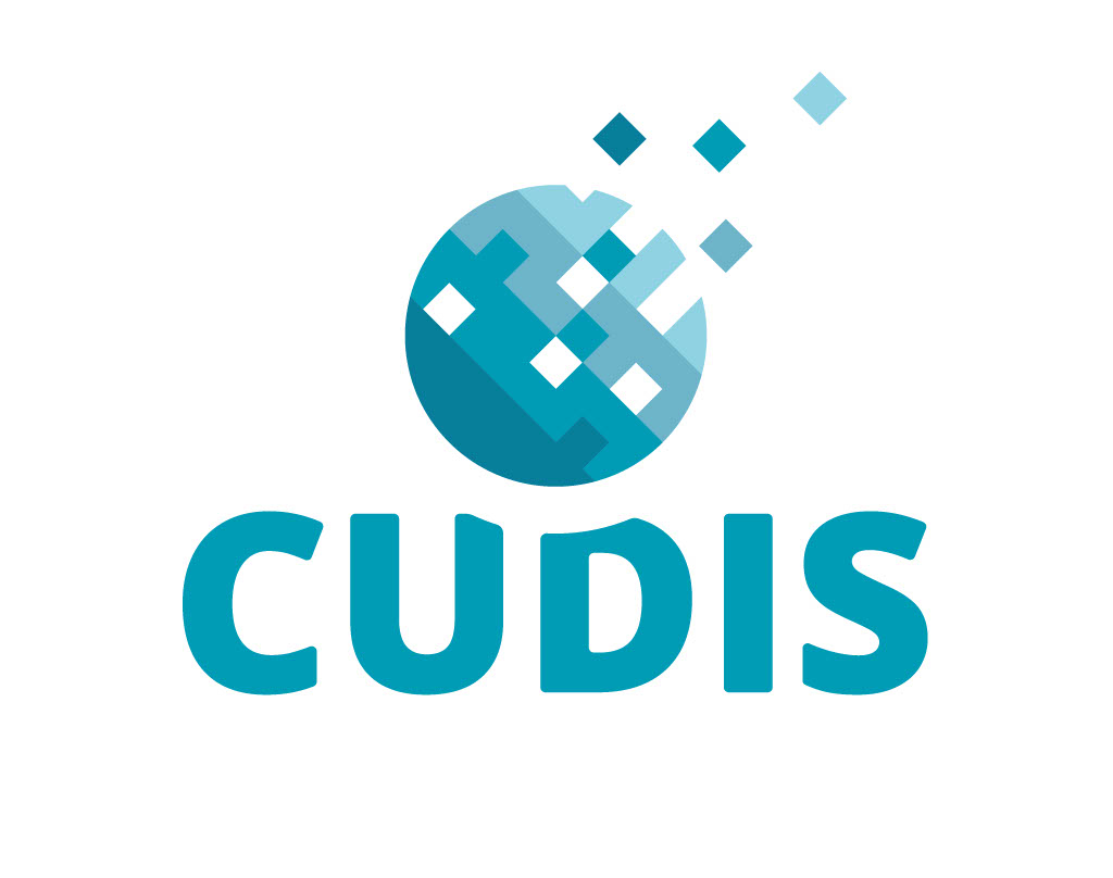 Sinivalkoinen logo, jossa on pikselipallo ja sana CUDIS