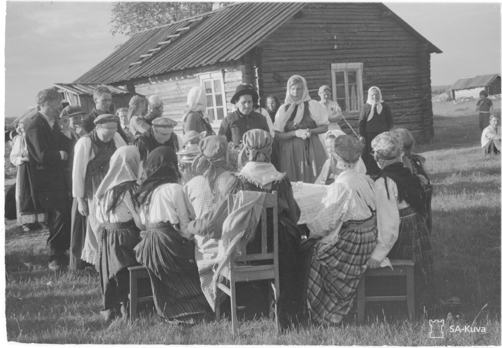 Karjalaiset häät. Vanha kuva.