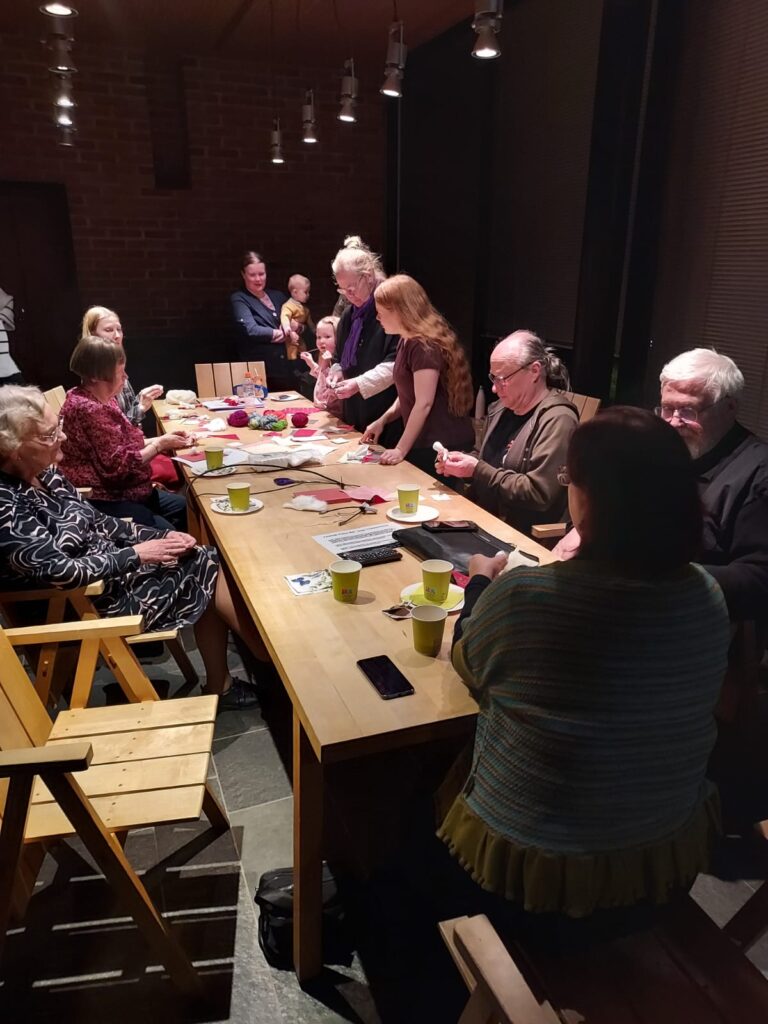 Karjalankielinen keskustelupiiri