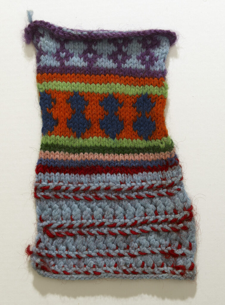 Smuakkuset. Karjalainen neule. Mallitilkku.