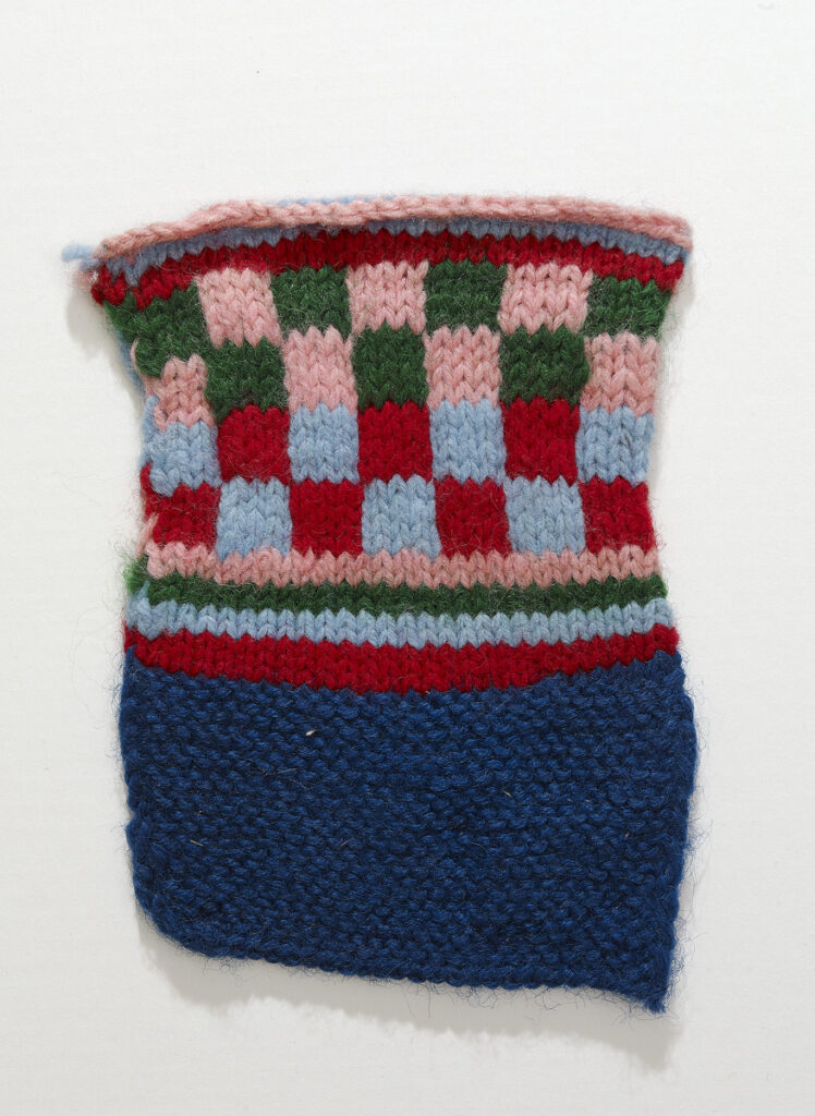 Suuret plaskaset. Karjalainen neule.