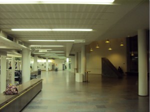 Aamulla 7:30 Joensuun päärakennuksen, Carelian aula näytti vielä melko hiljaiselta...