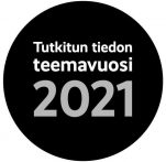 Musta ympyrälogo jossa lukee valkoisella Tutkitun tiedon teemavuosi 2021